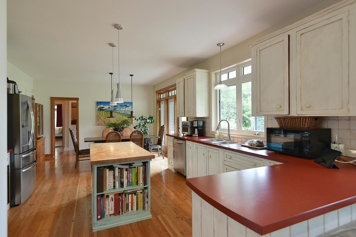 Listing Image 5