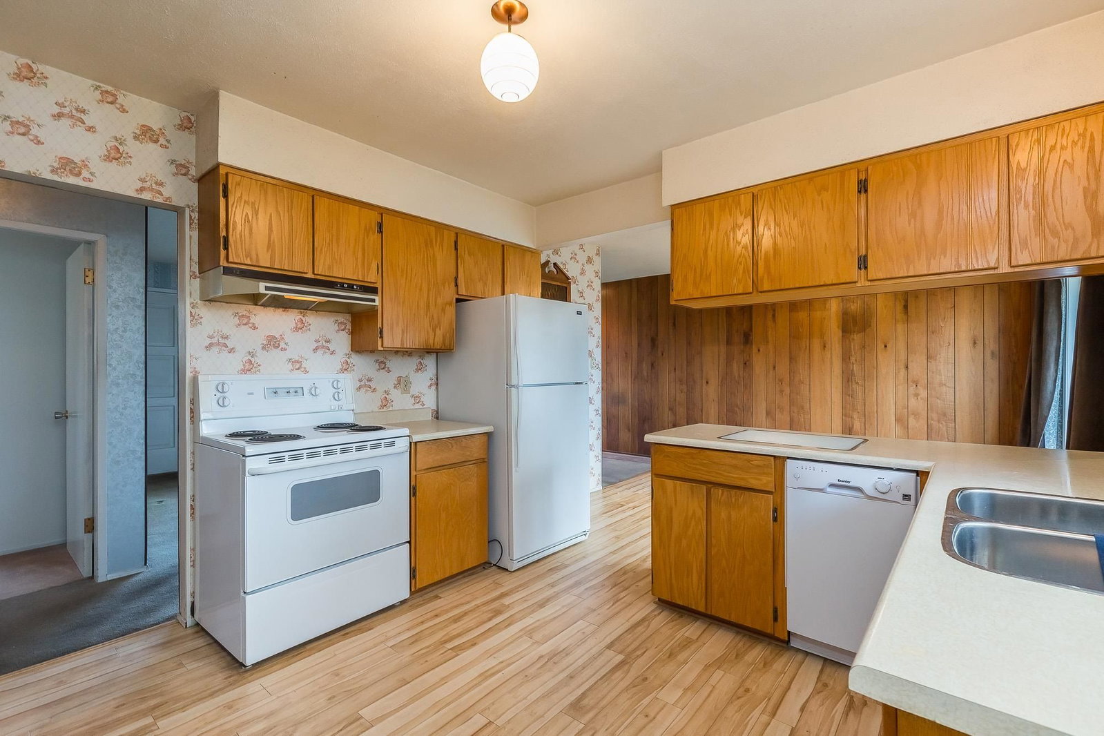 Listing Image 5