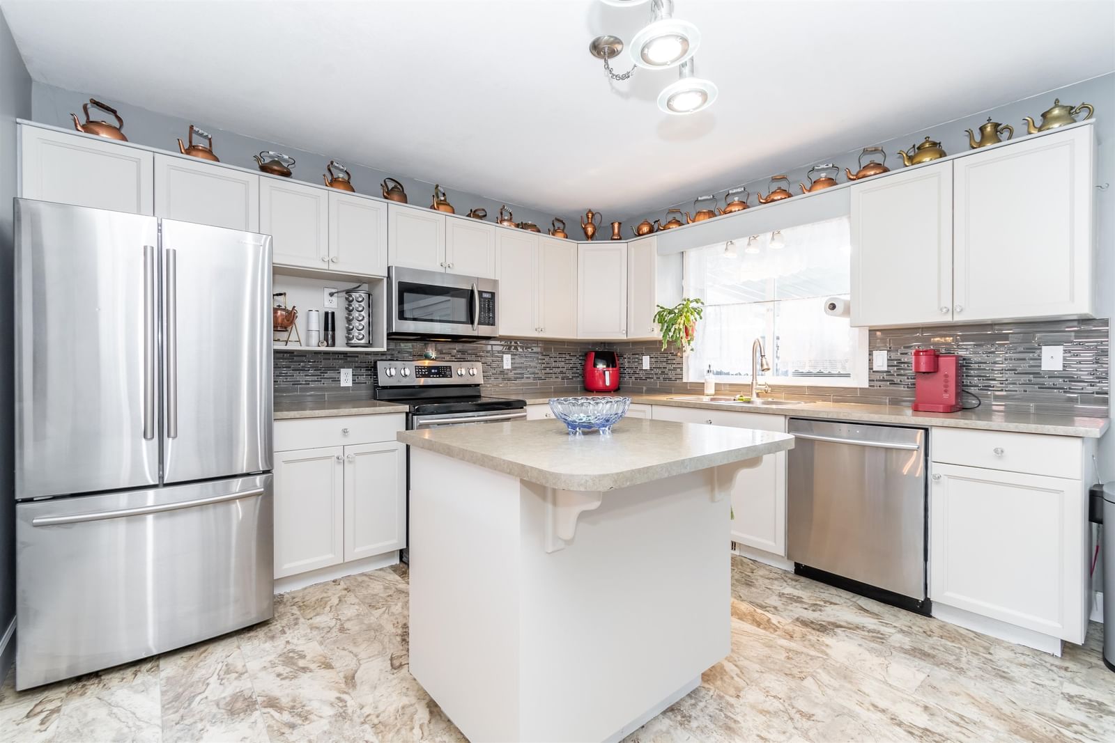 Listing Image 11