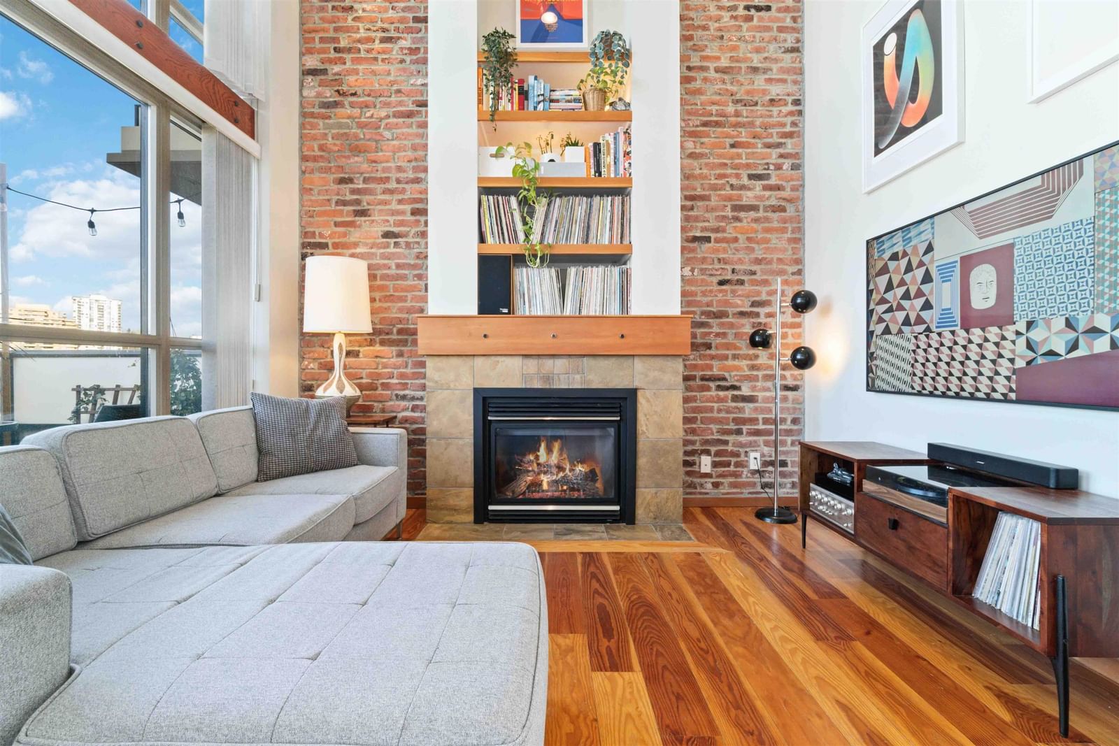 Listing Image 12