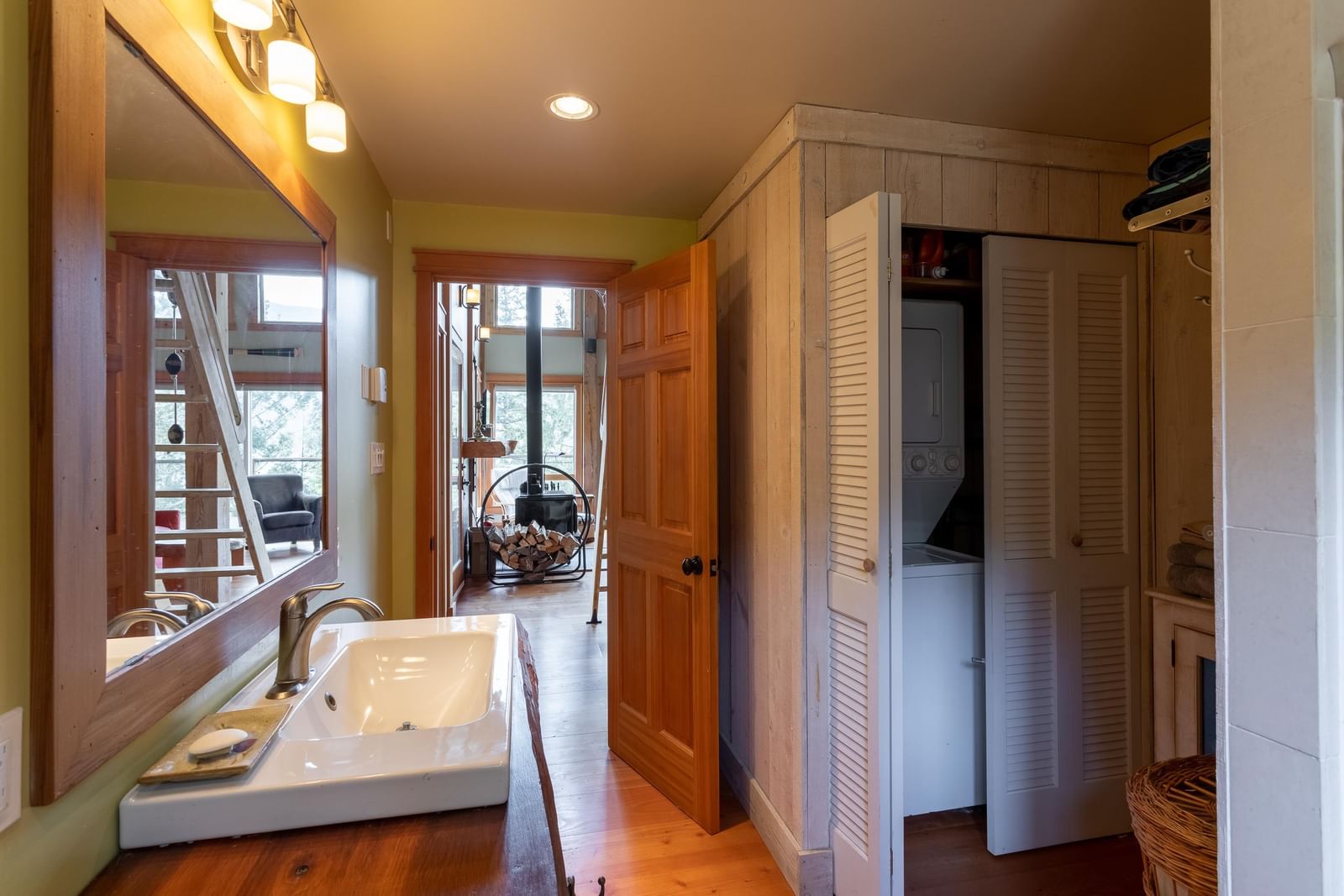 Listing Image 15