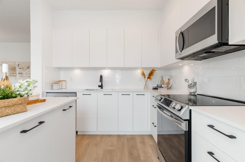 34 - 15255 Sitka Drive, Surrey, V3S 0B1 | Image 2