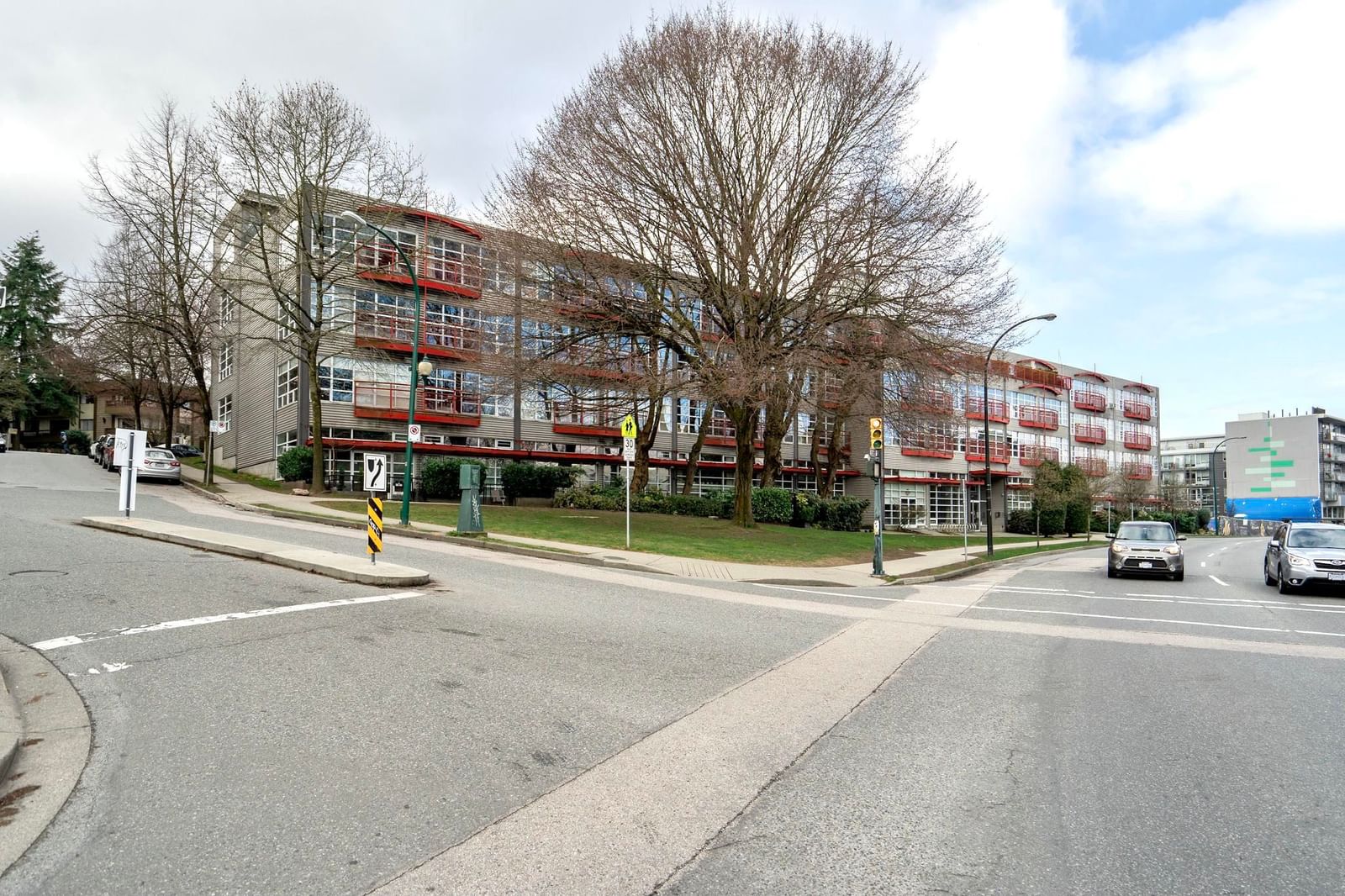 Listing Image 16