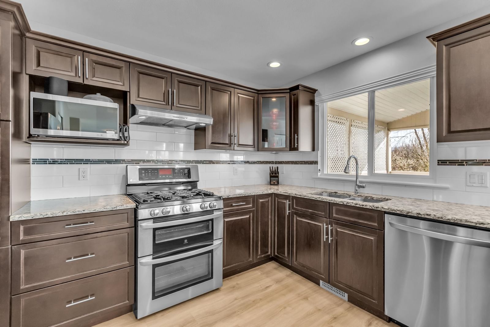Listing Image 13