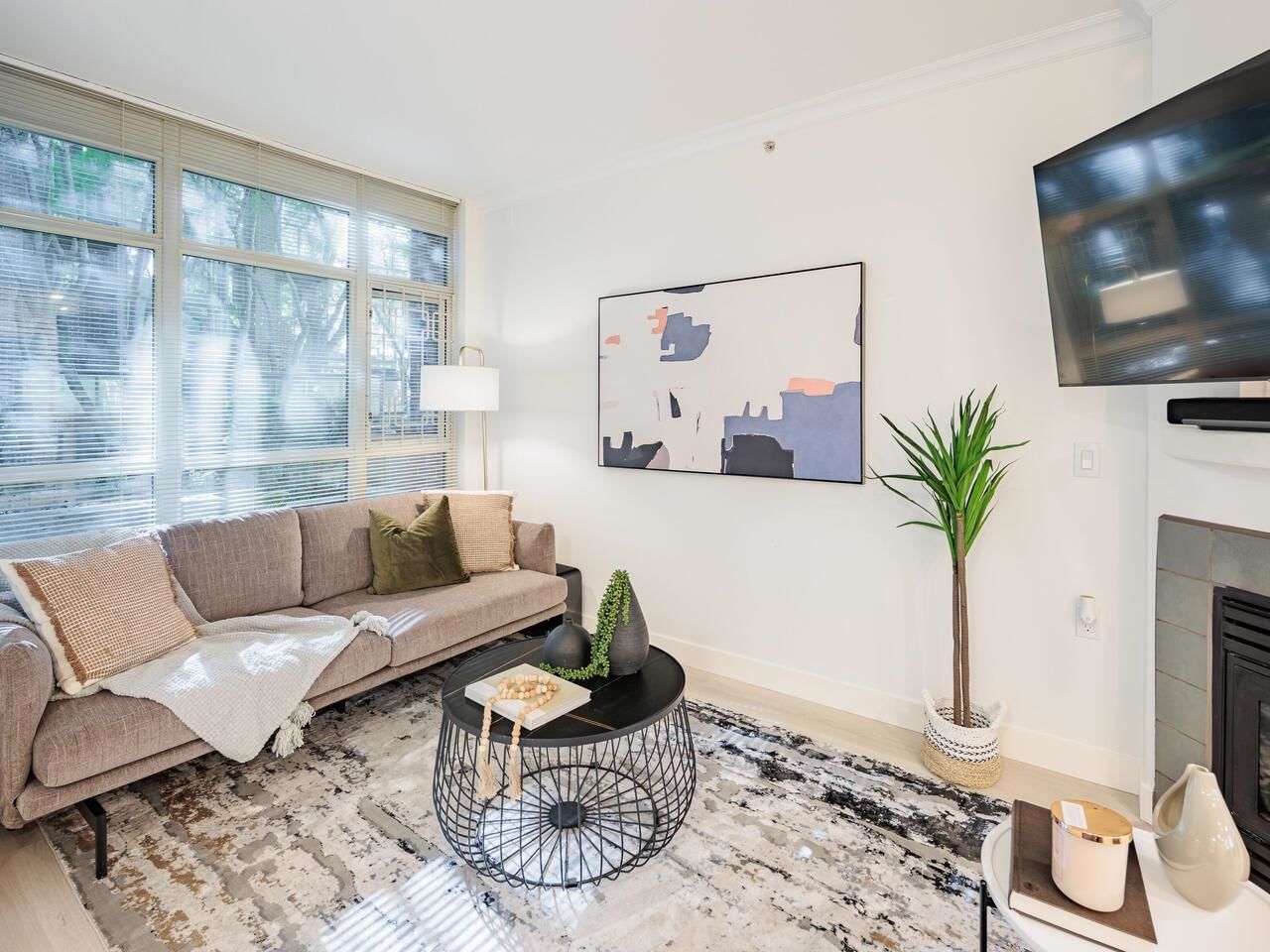 Listing Image 10