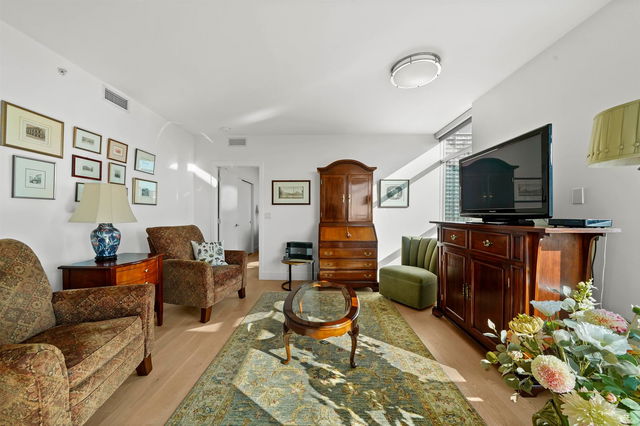 706 - 1473 Johnston Road