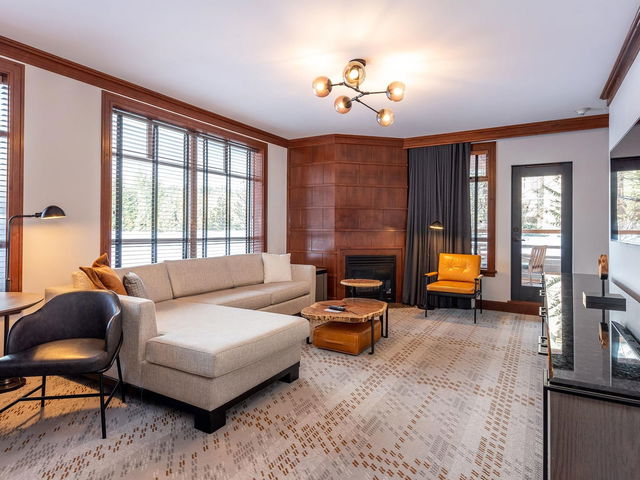 511.512 - 4591 Blackcomb Way