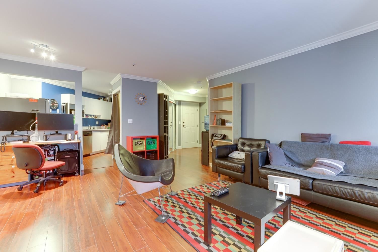 Listing Image 5