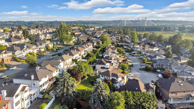 2658 Klassen Court, Port Coquitlam, V3C 5Y8 | Image 2