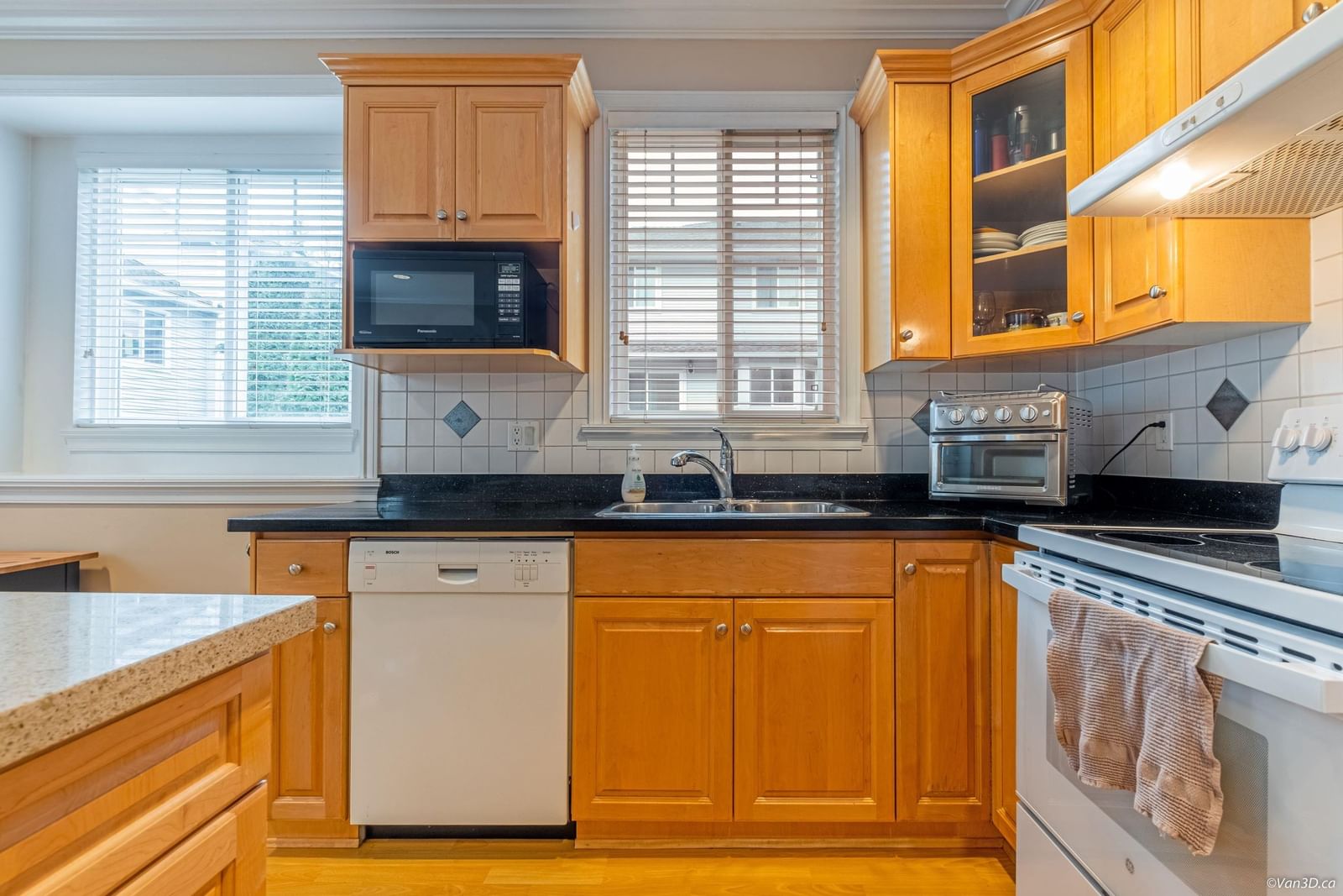 Listing Image 14