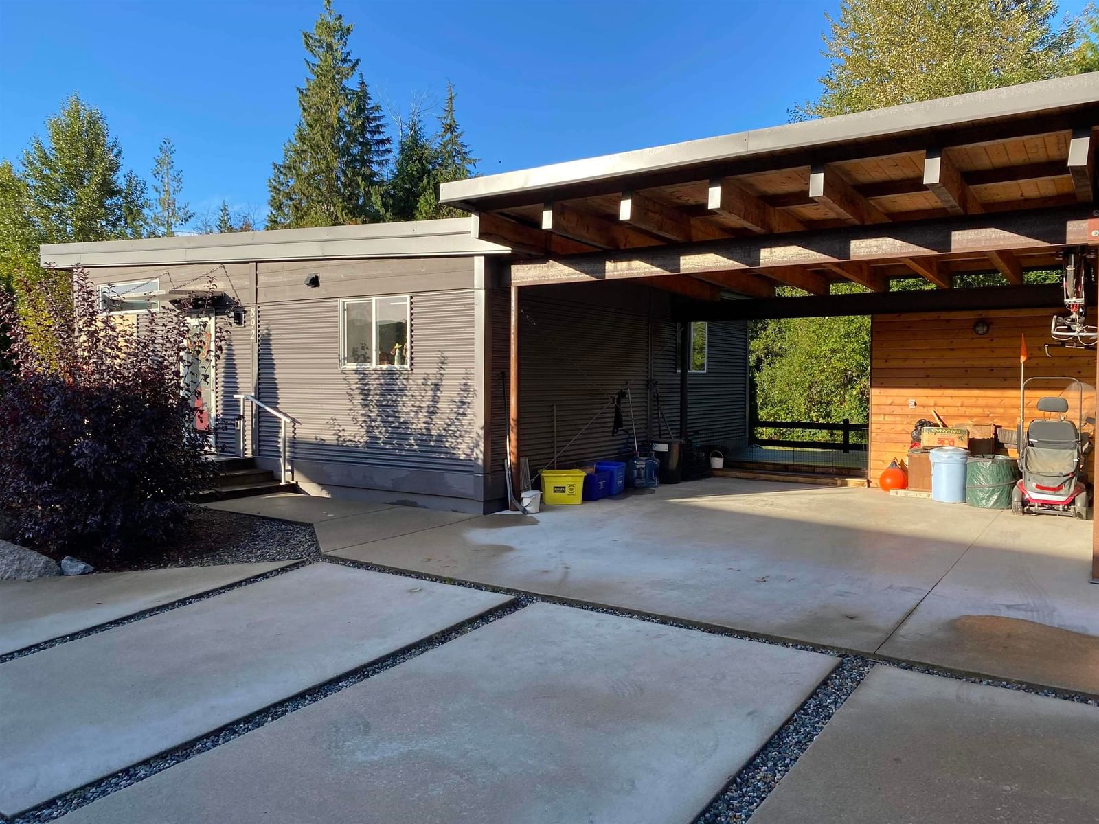 Listing Image 11