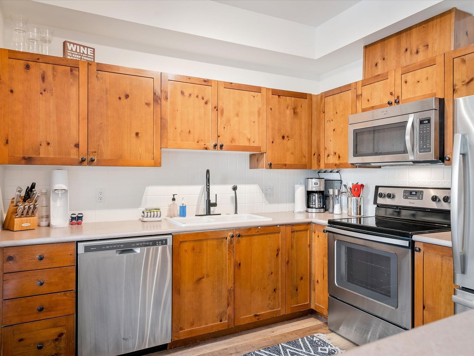 Listing Image 8