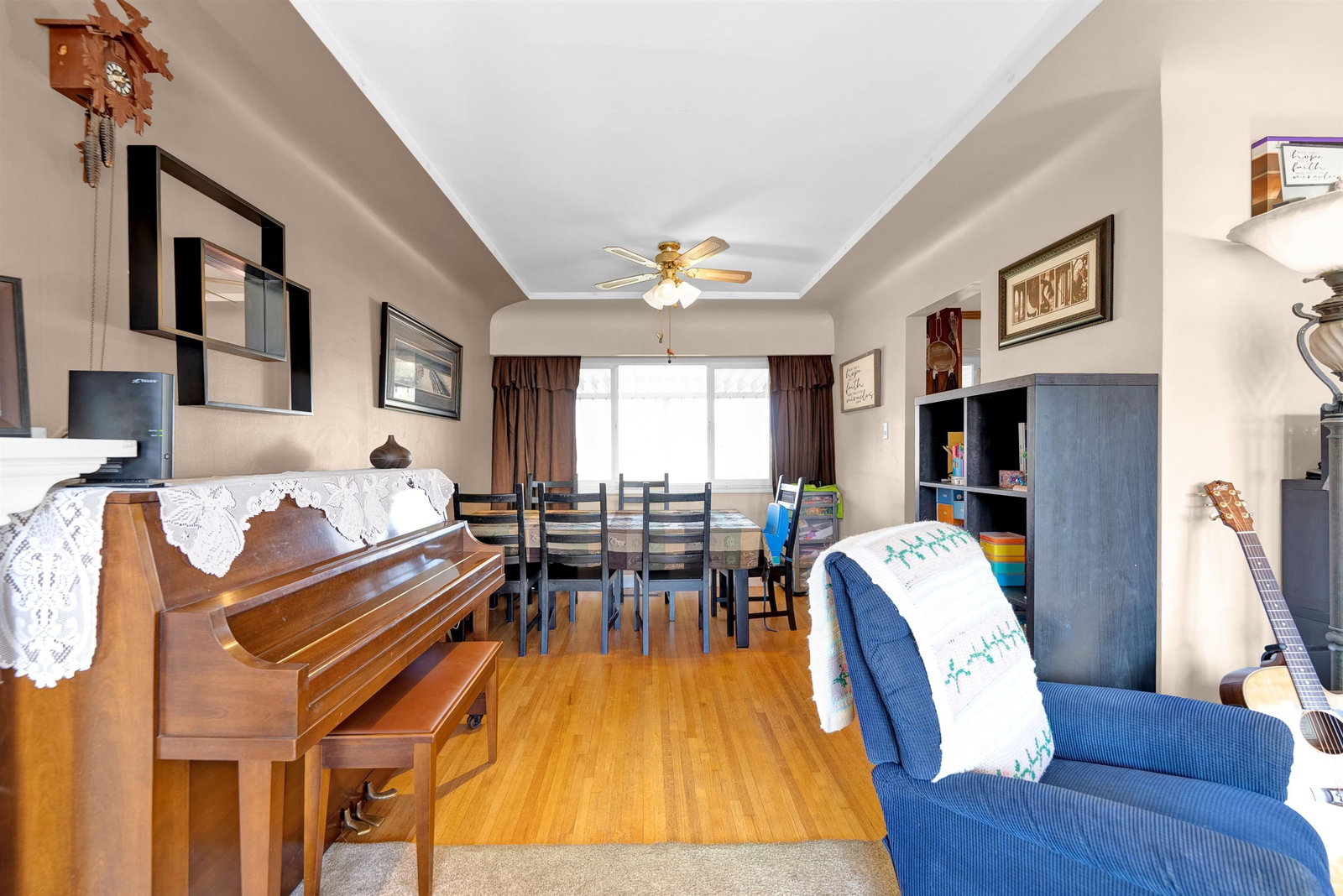 Listing Image 11