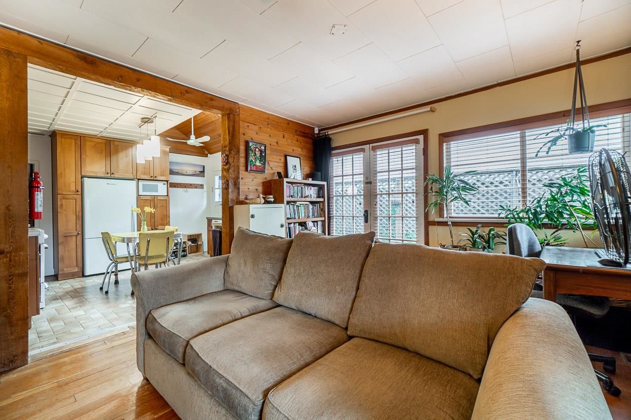 Listing Image 6