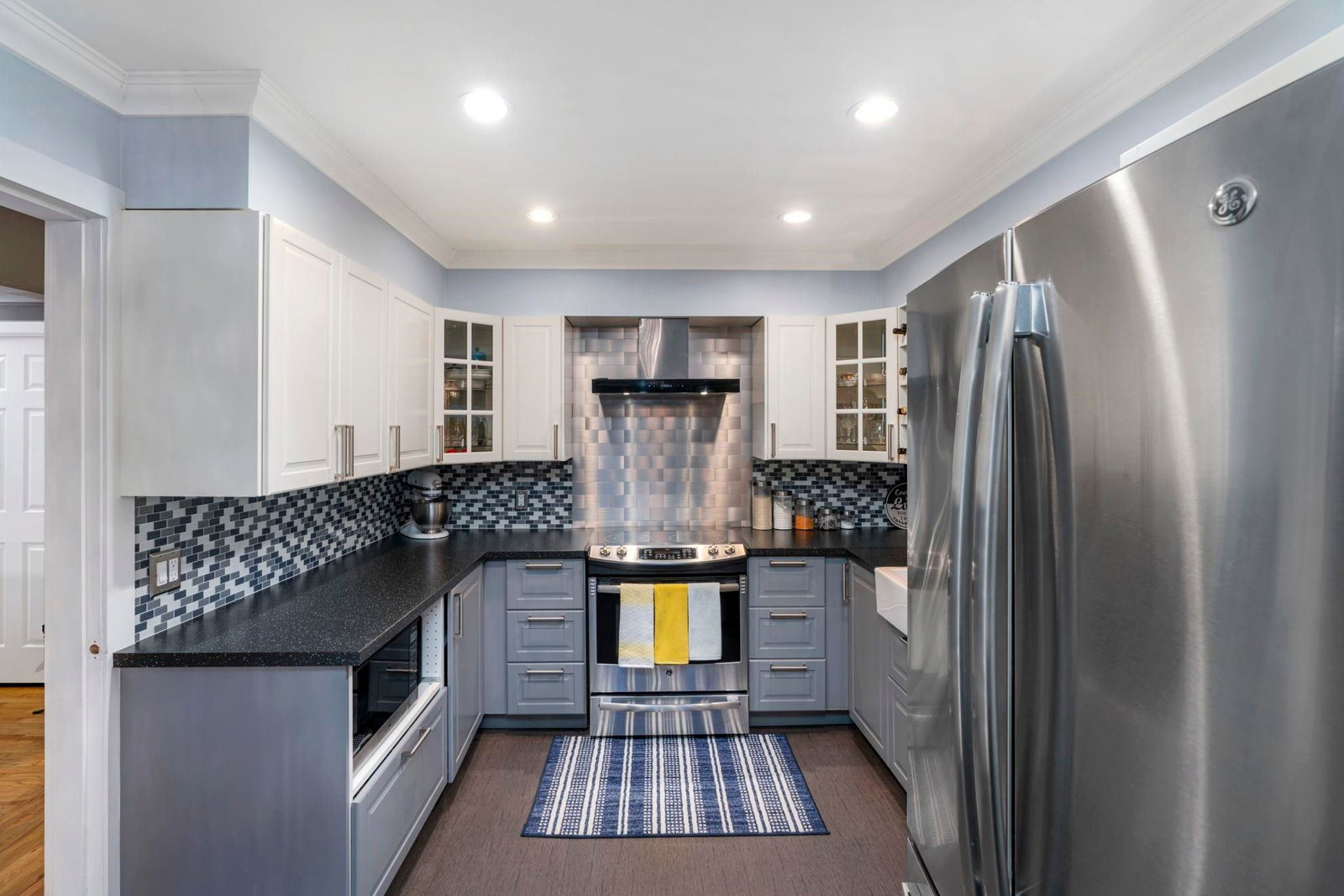 Listing Image 11