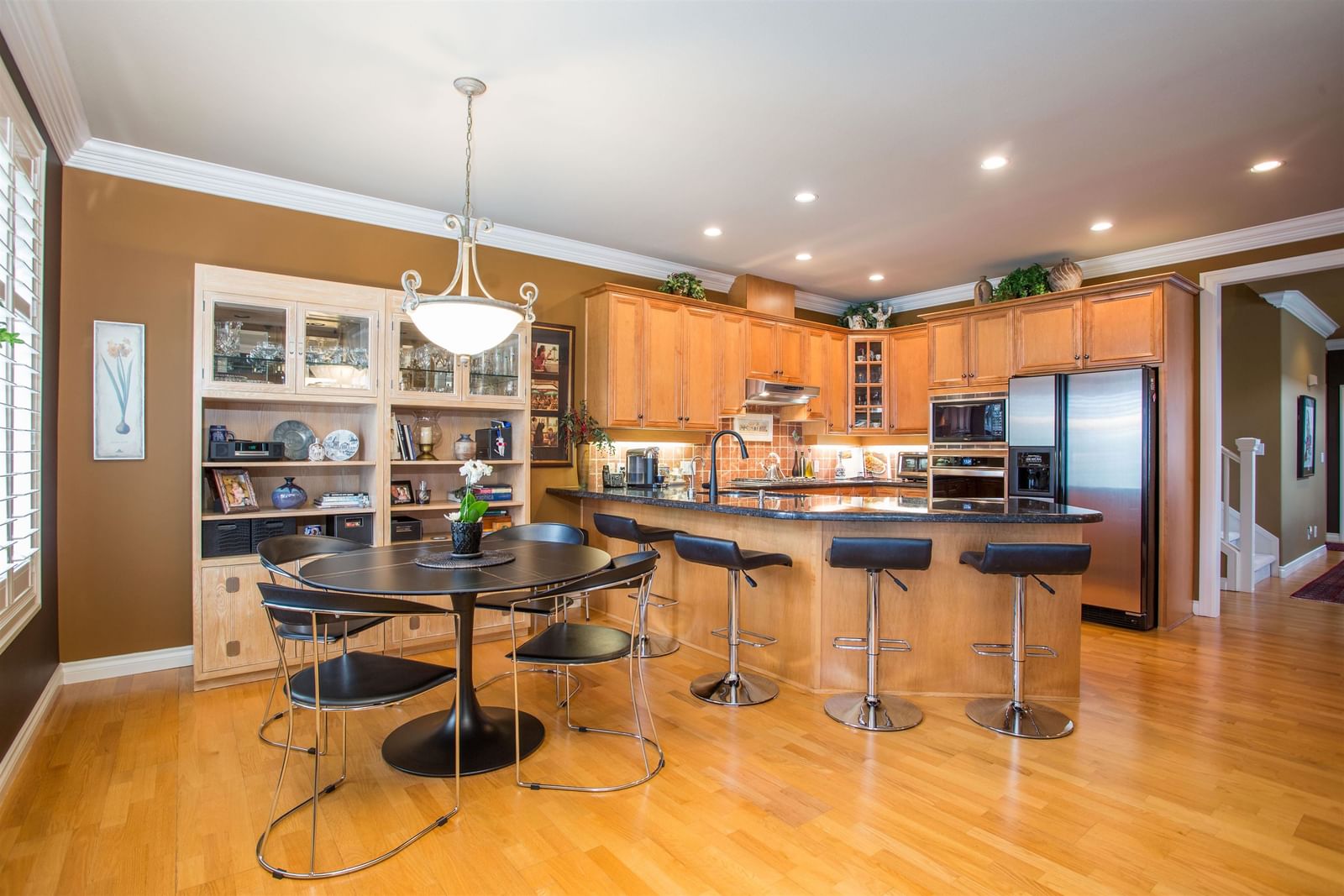 Listing Image 9
