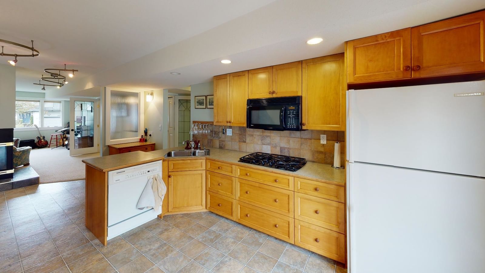 Listing Image 19