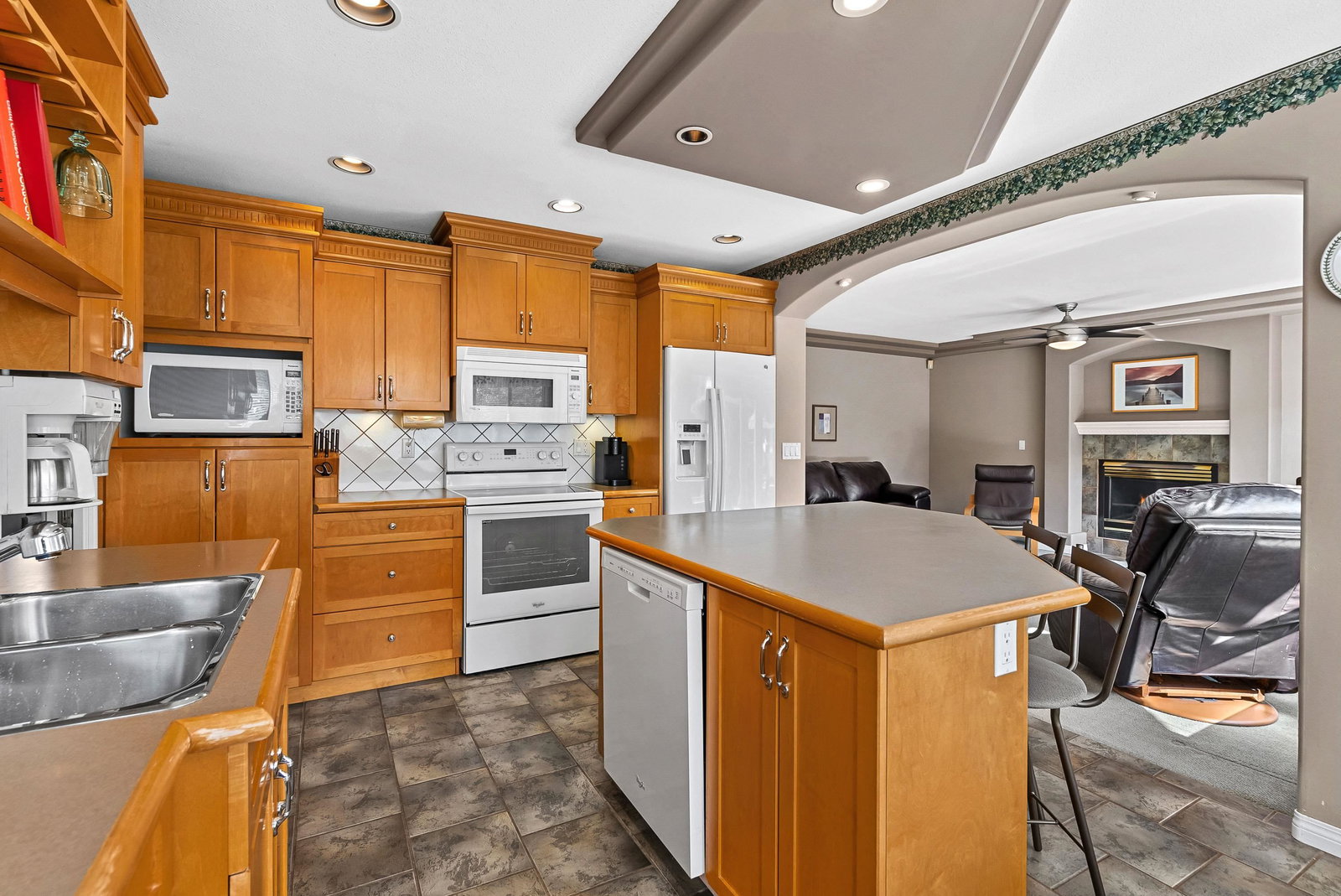Listing Image 12