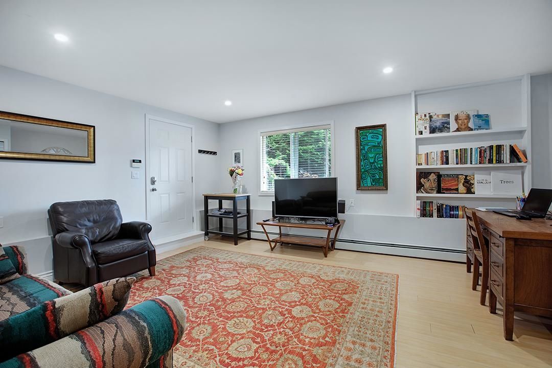 Listing Image 16