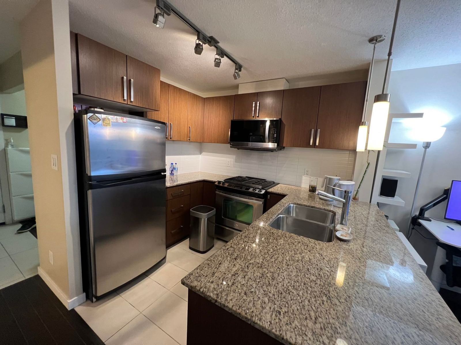 Listing Image 14