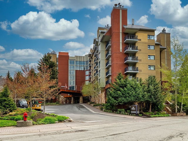 725 - 4050 Whistler Way