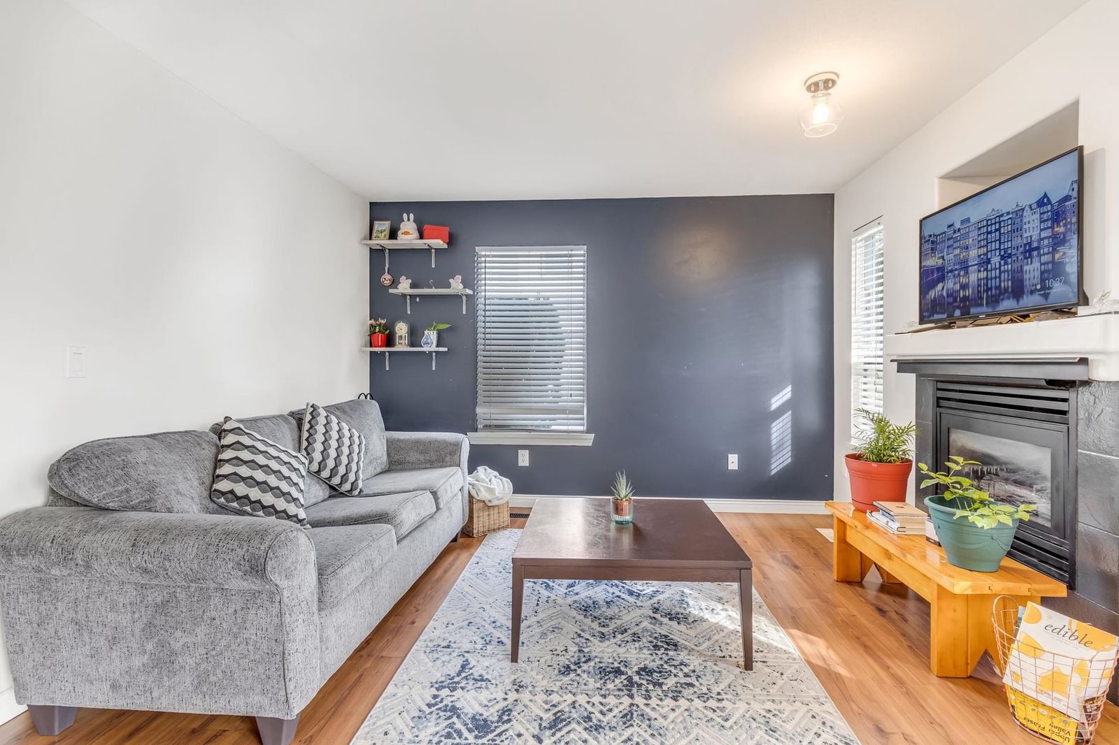 Listing Image 15