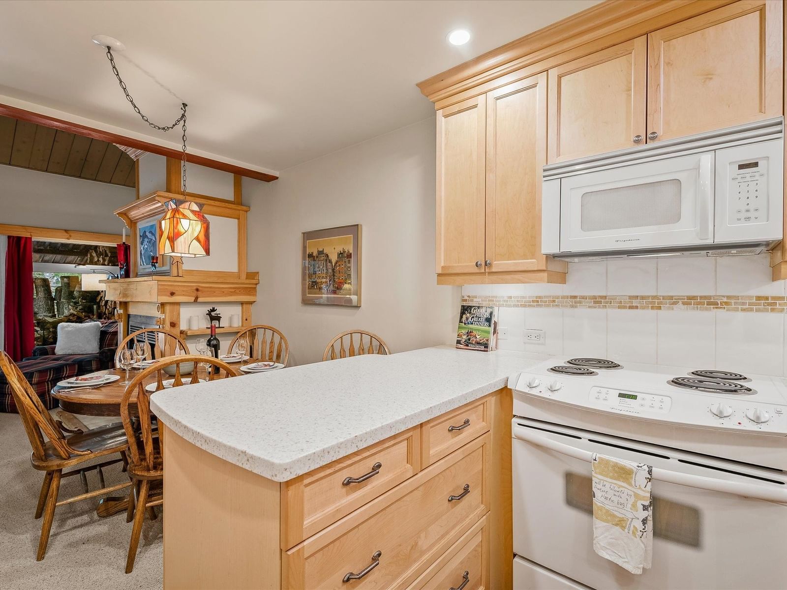 Listing Image 4