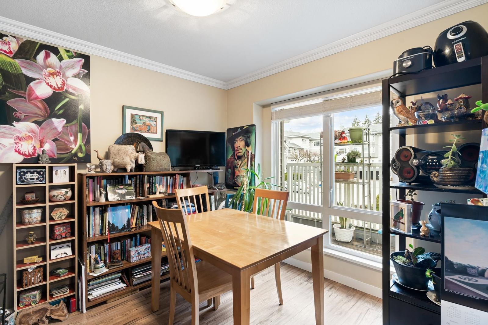 Listing Image 6