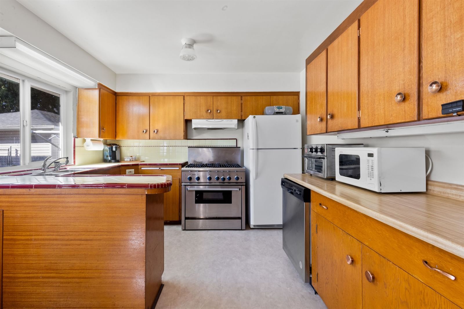 Listing Image 8