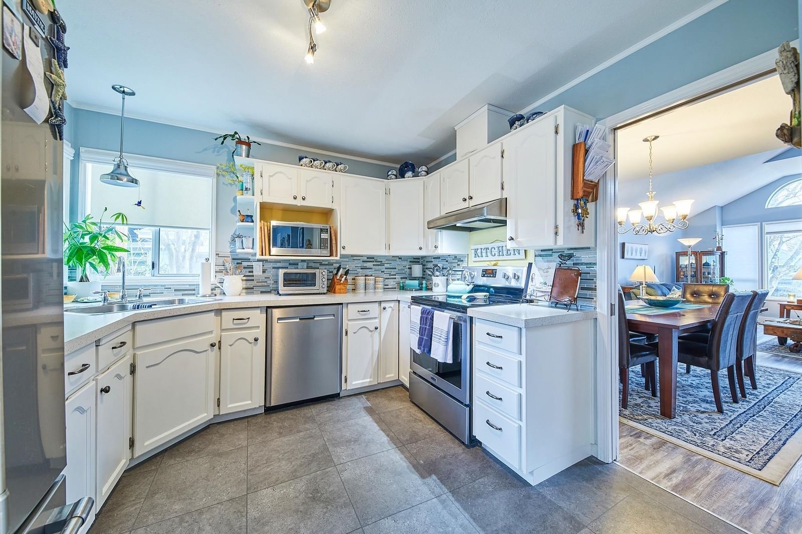 Listing Image 12