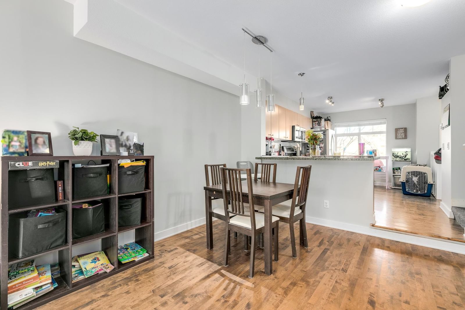 Listing Image 9