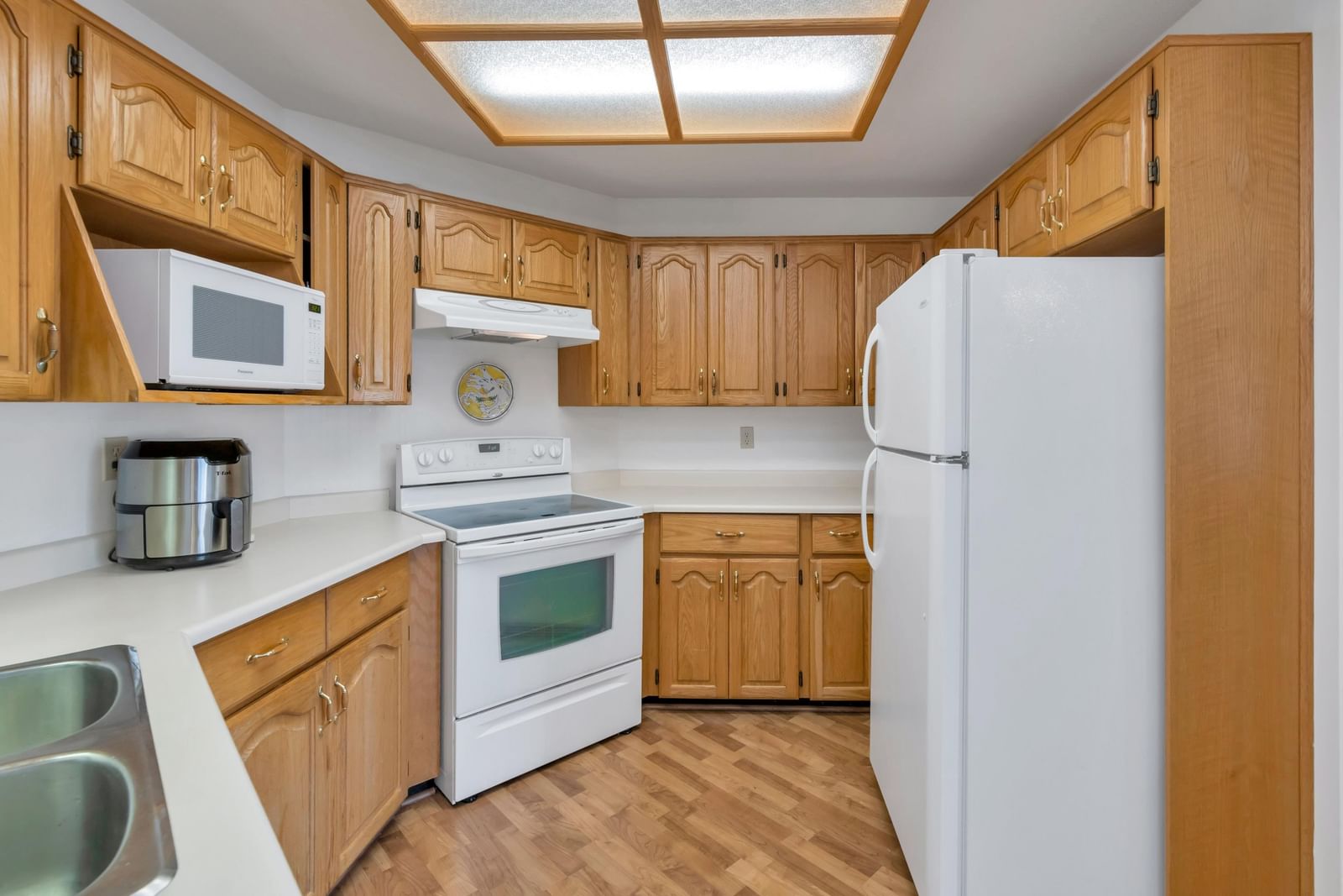 Listing Image 9