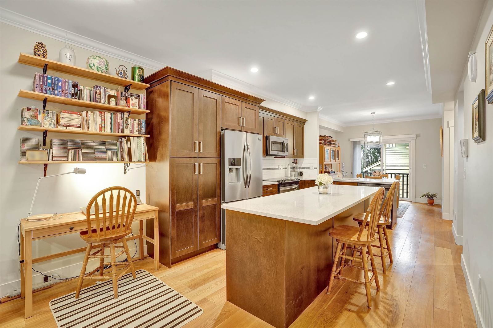 Listing Image 6