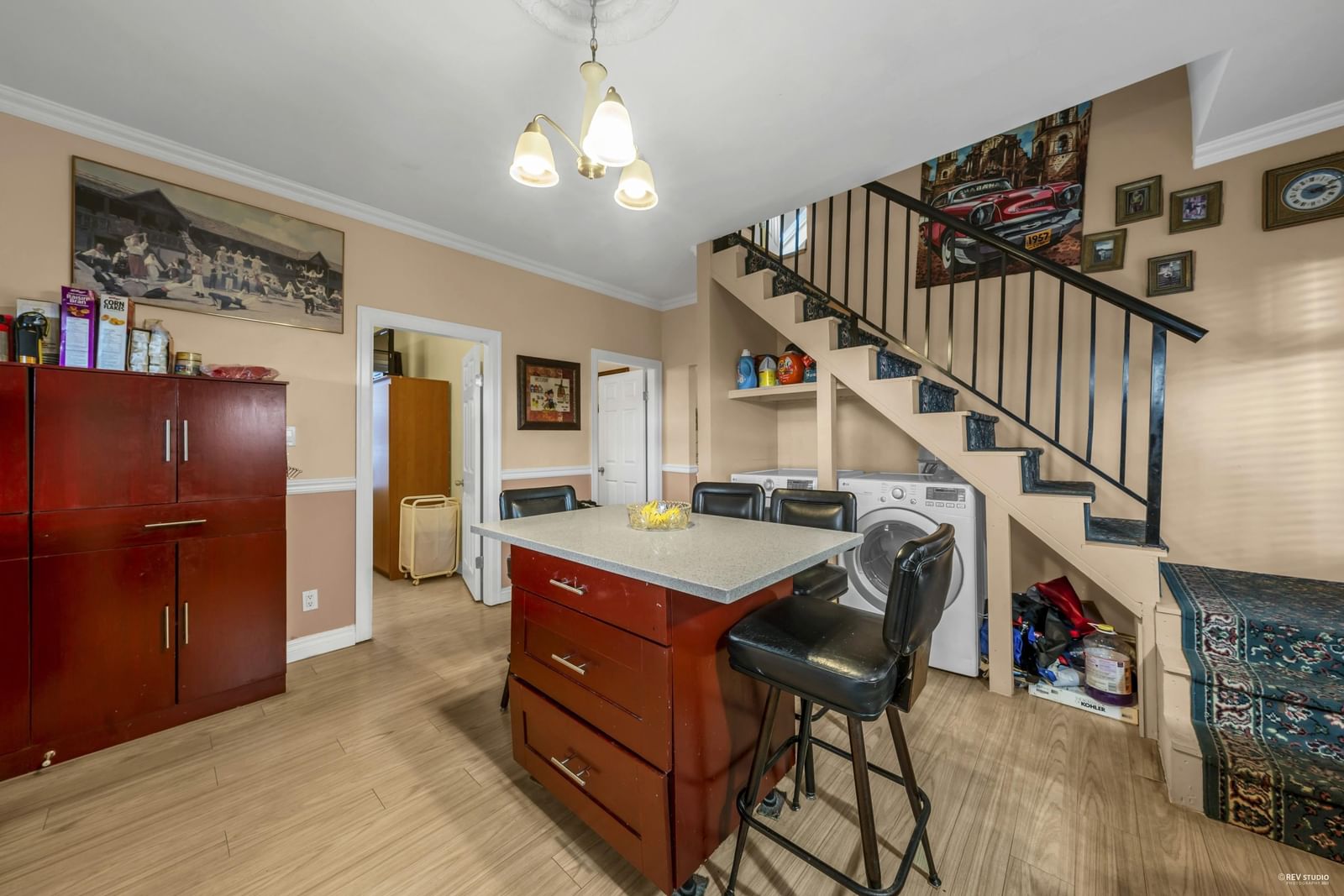Listing Image 8