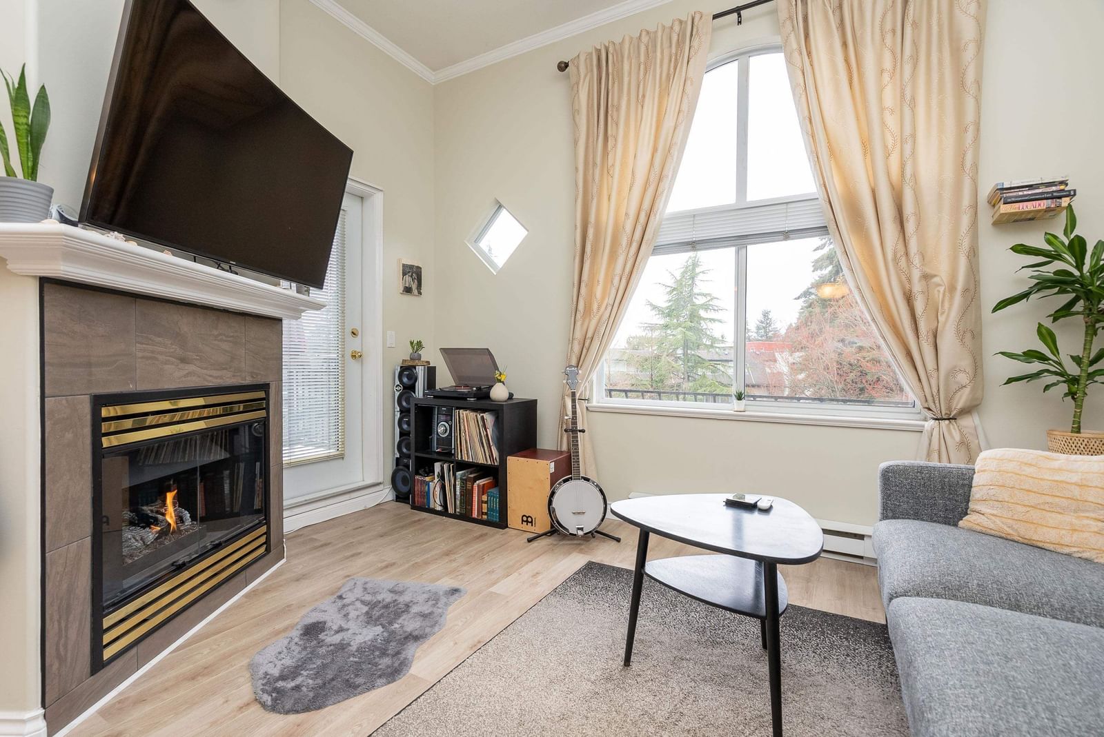 Listing Image 9
