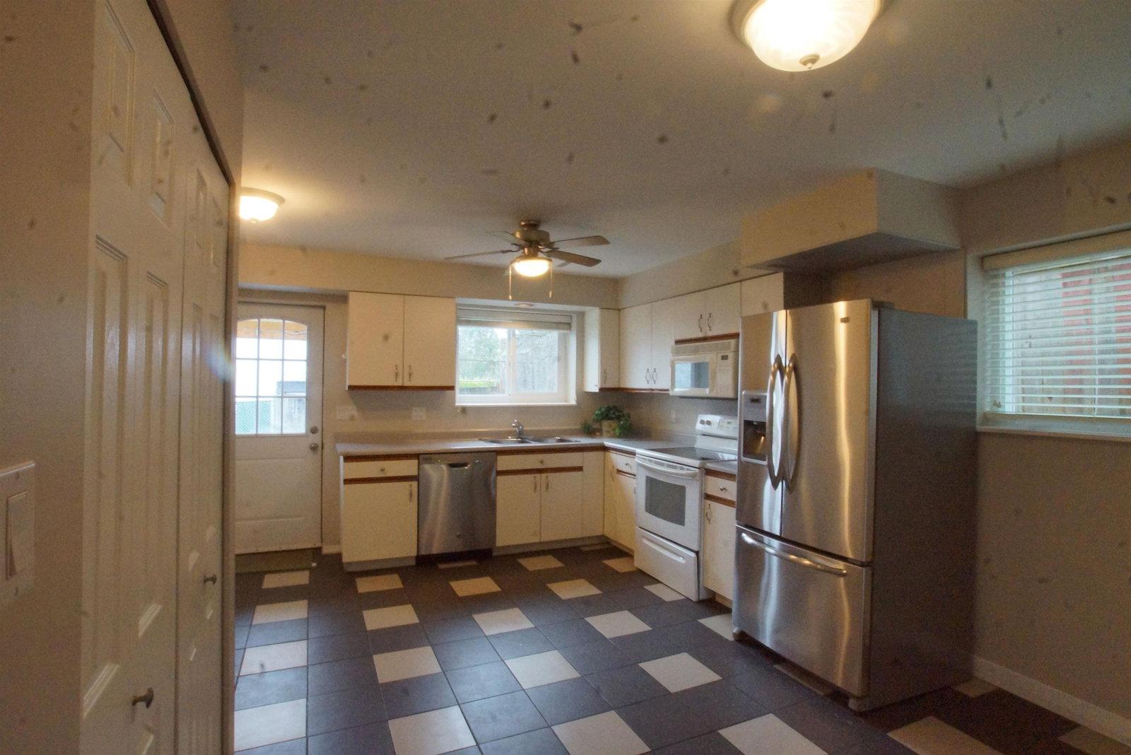 Listing Image 32