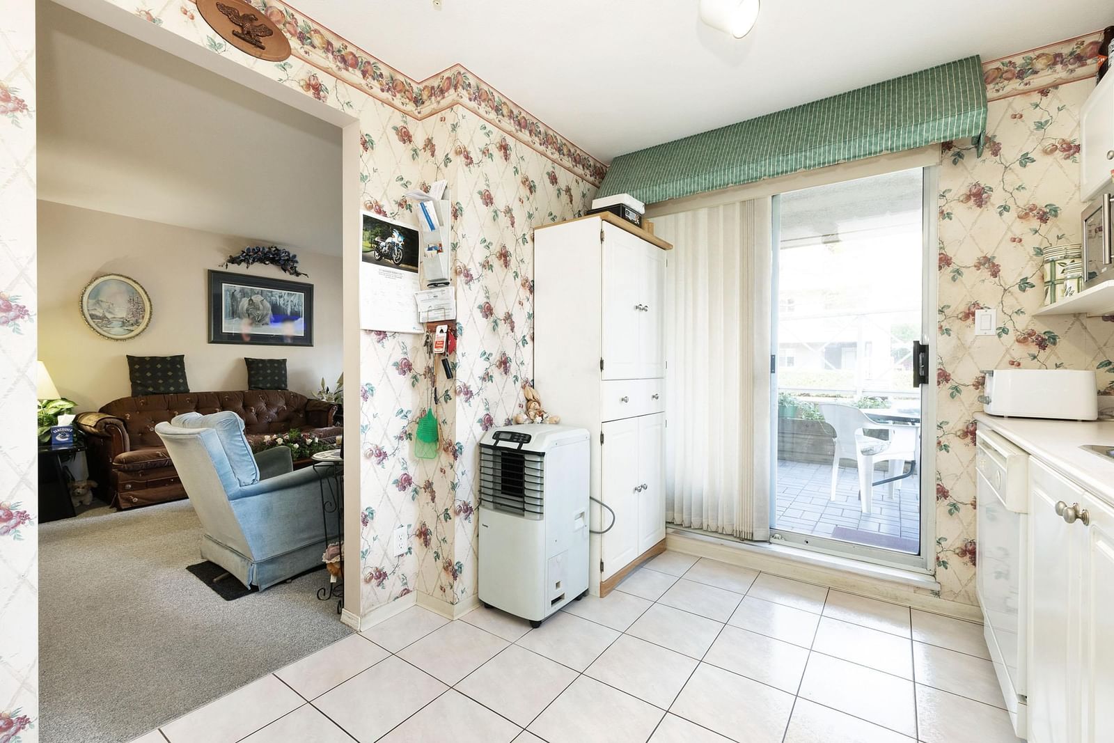Listing Image 8