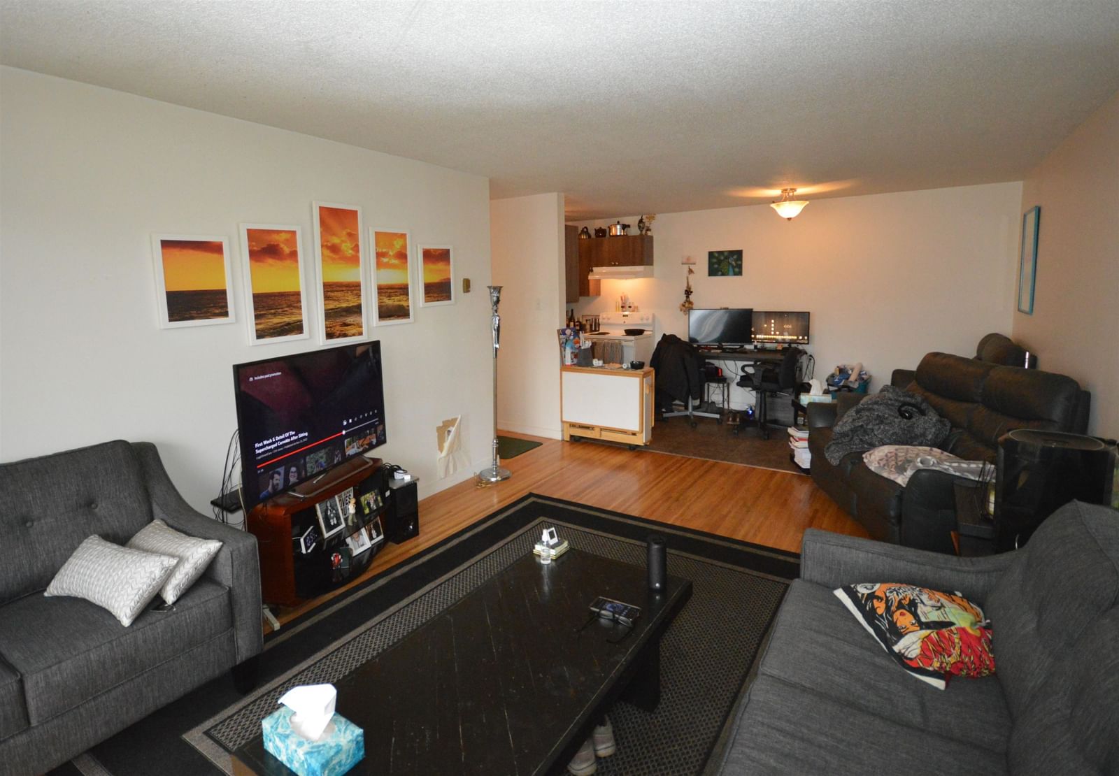 Listing Image 4