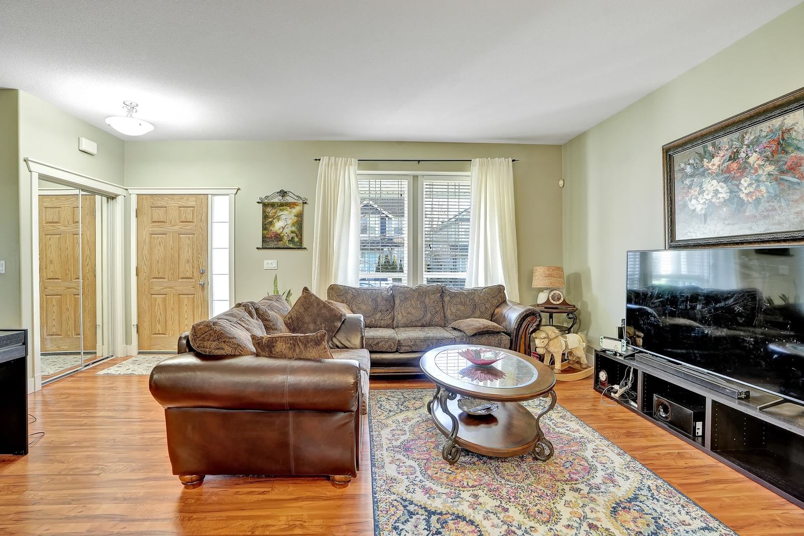 Listing Image 6