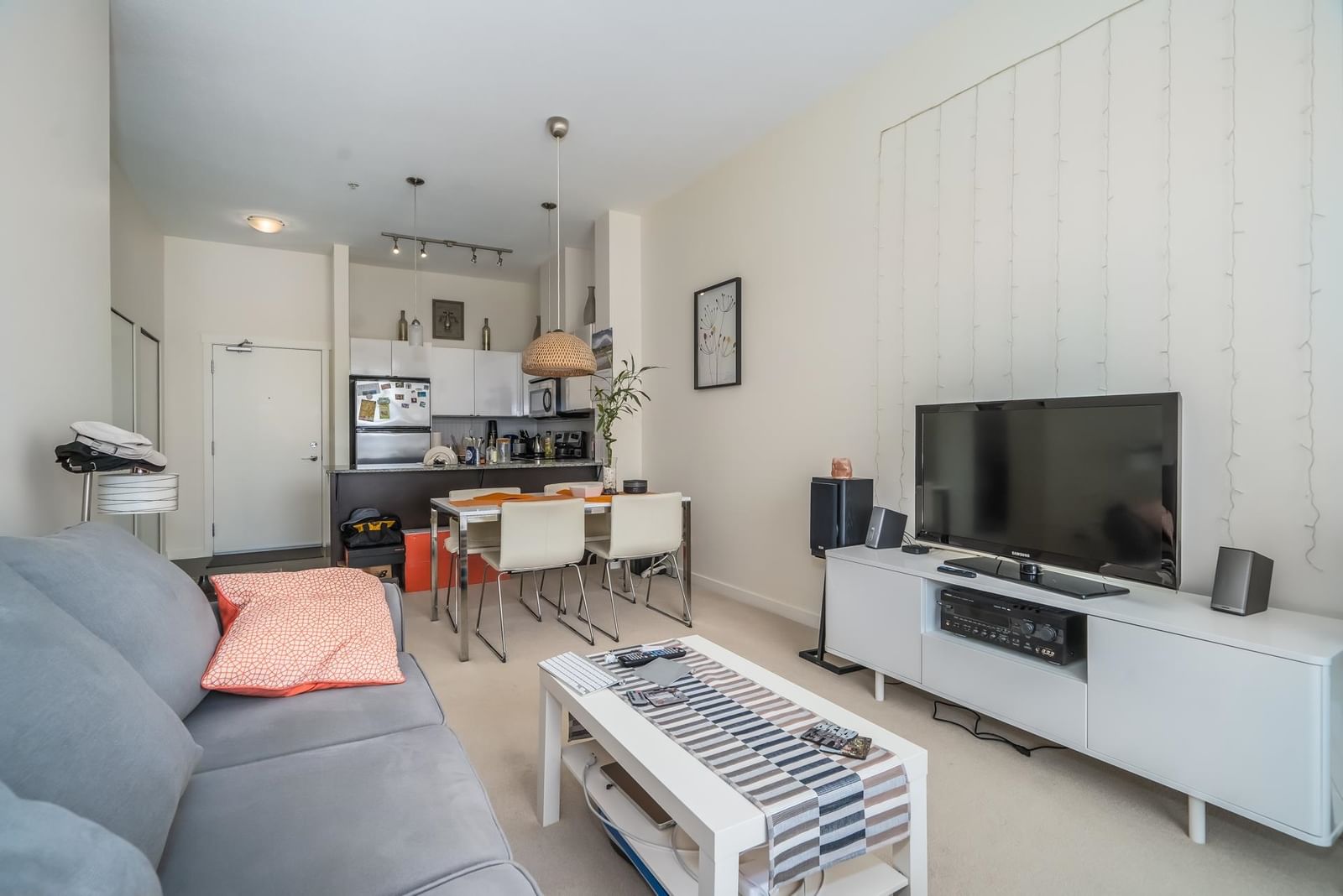 Listing Image 8