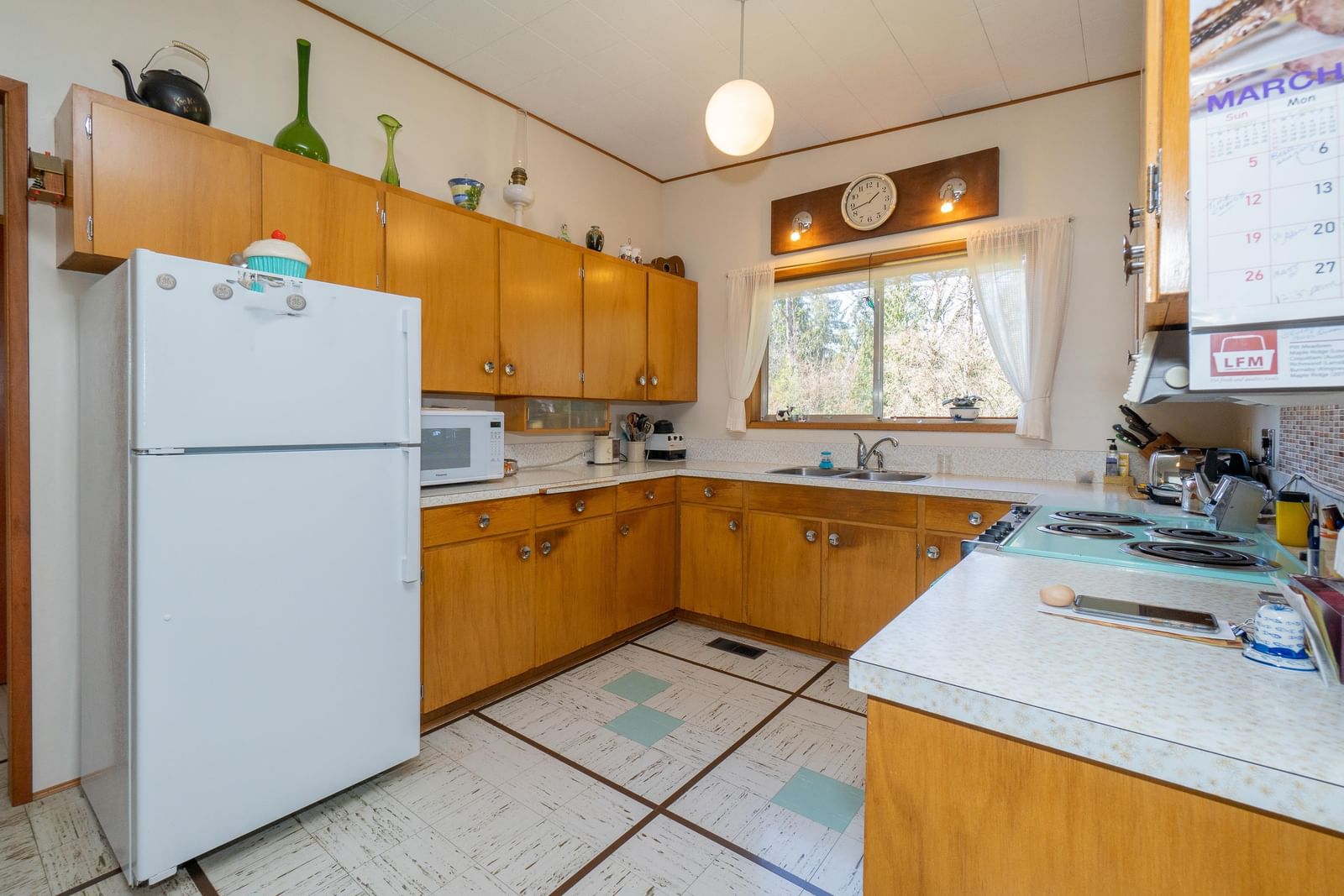 Listing Image 11