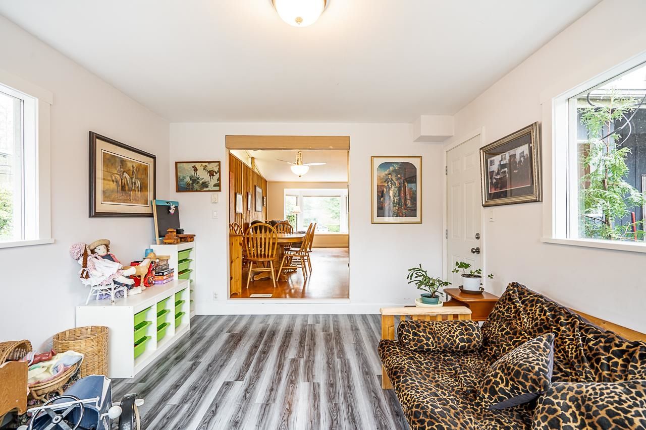Listing Image 9