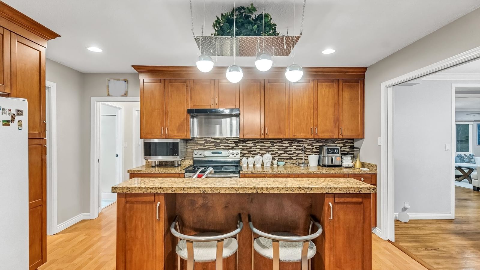Listing Image 14