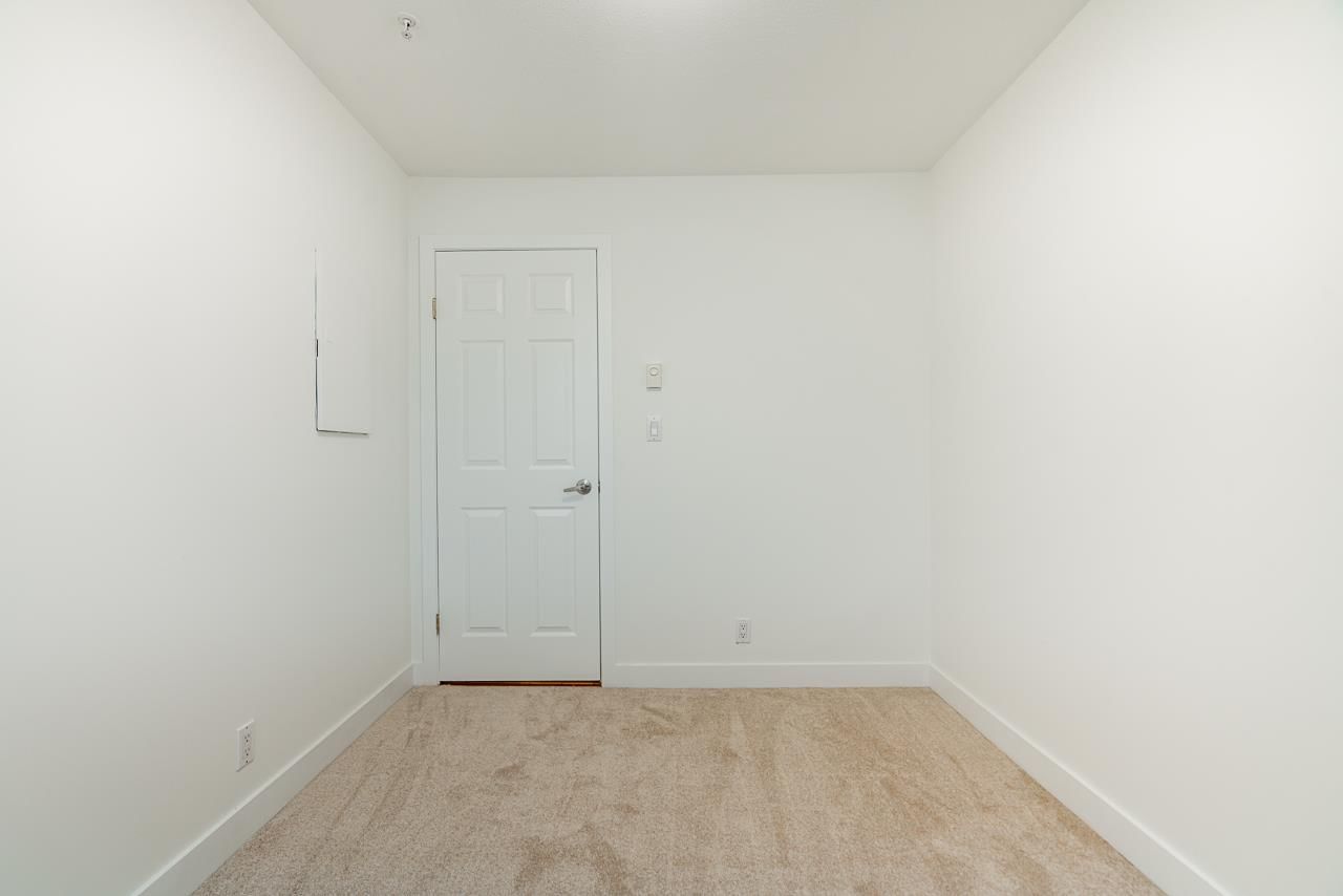 Listing Image 26