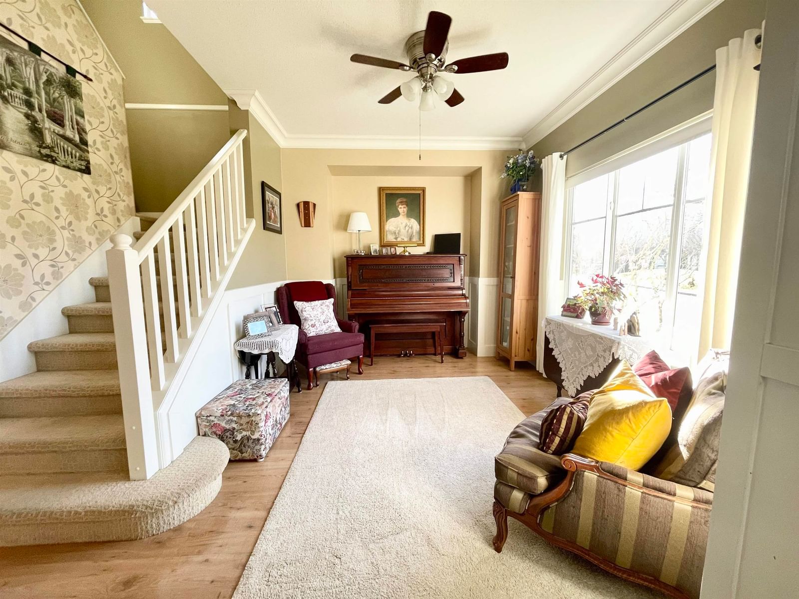 Listing Image 3