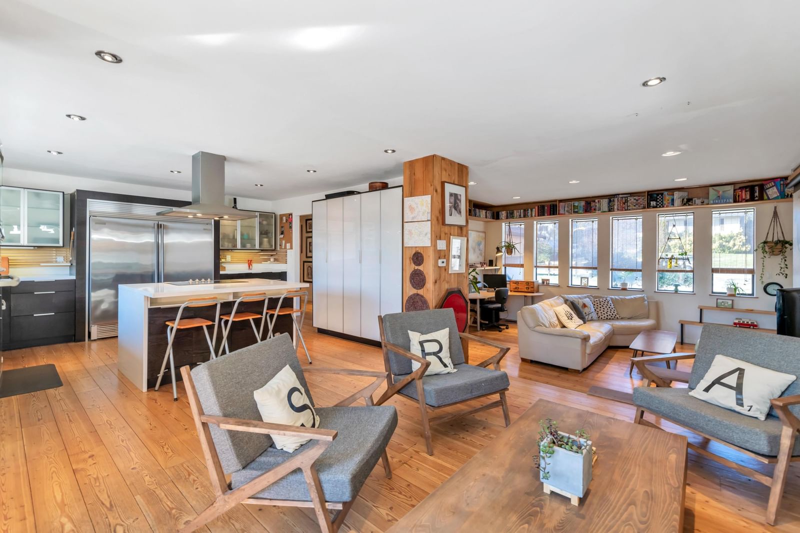 Listing Image 14