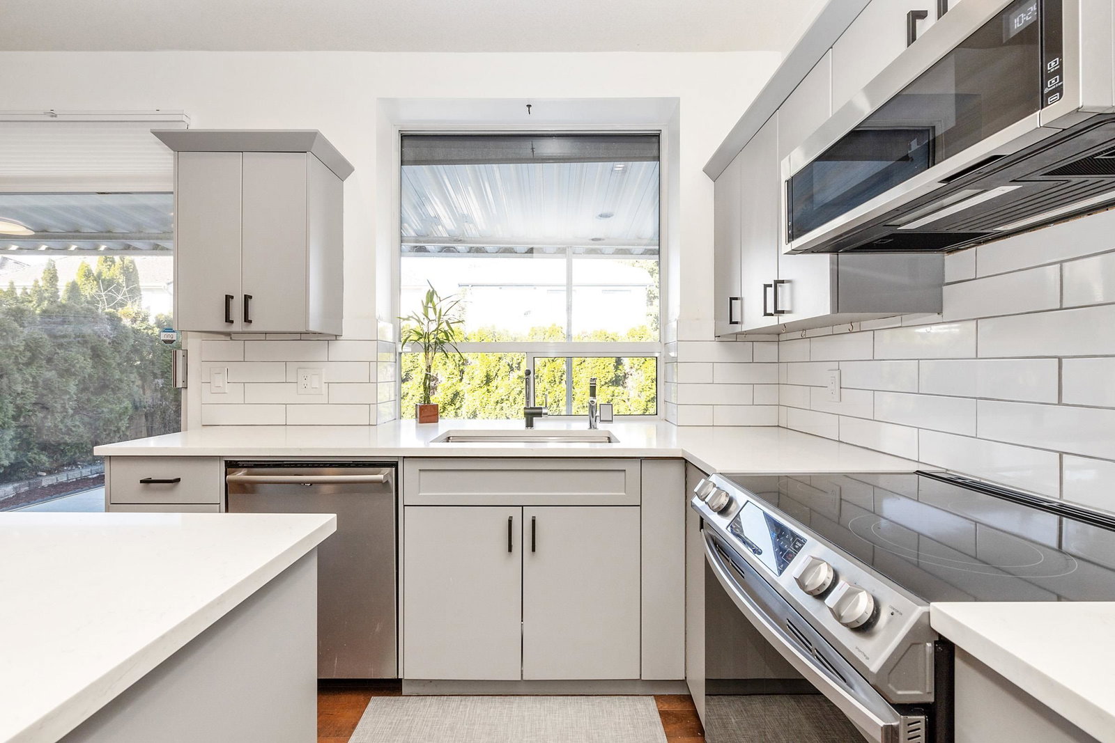 Listing Image 9