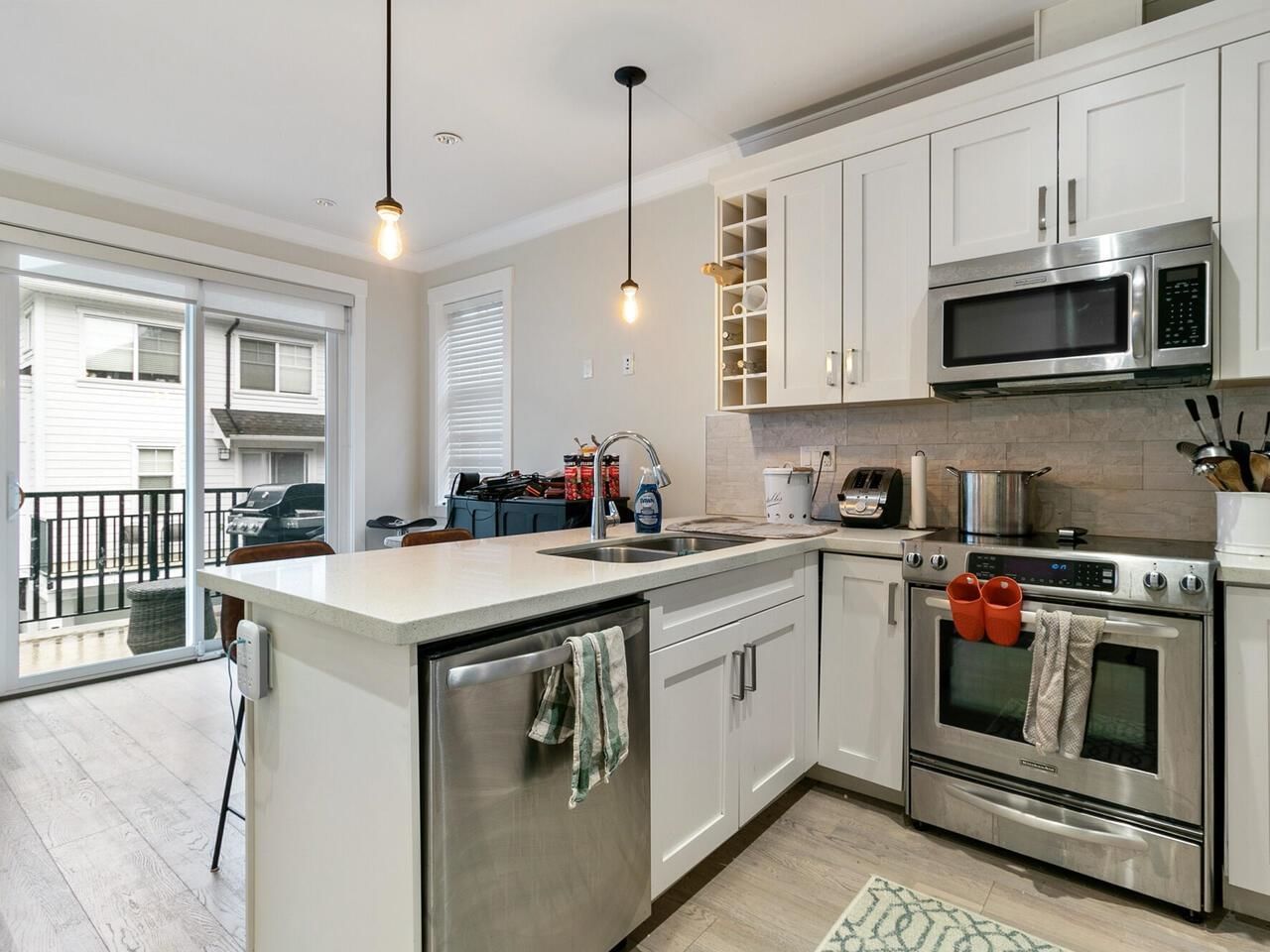Listing Image 9