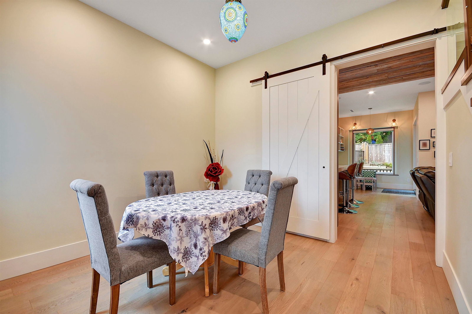 Listing Image 10