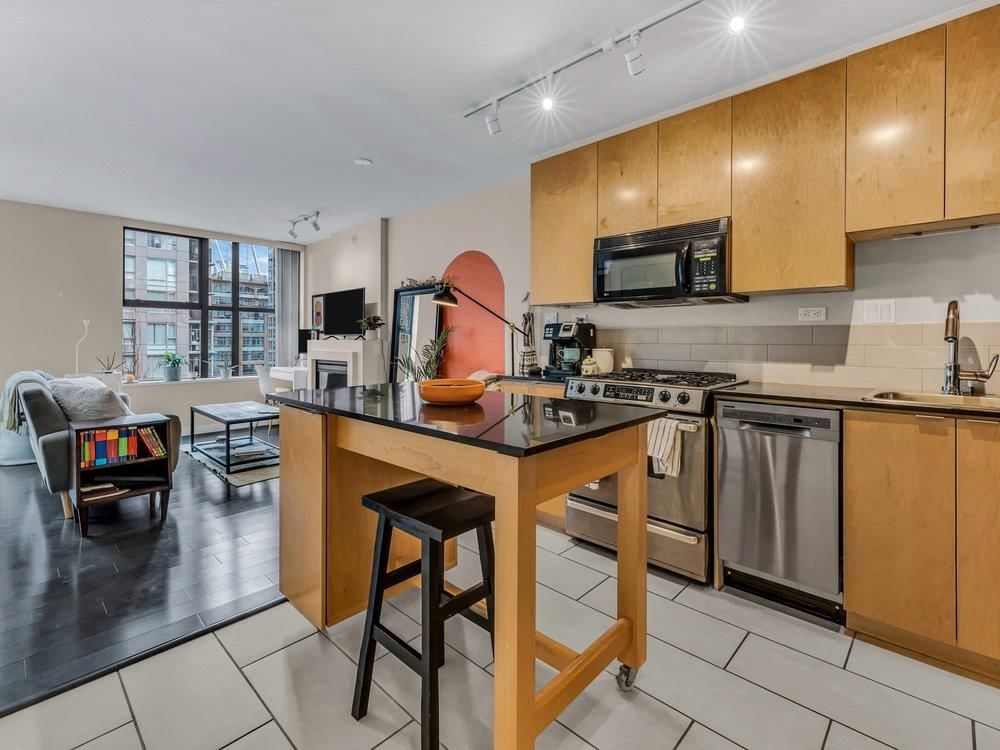 Listing Image 11